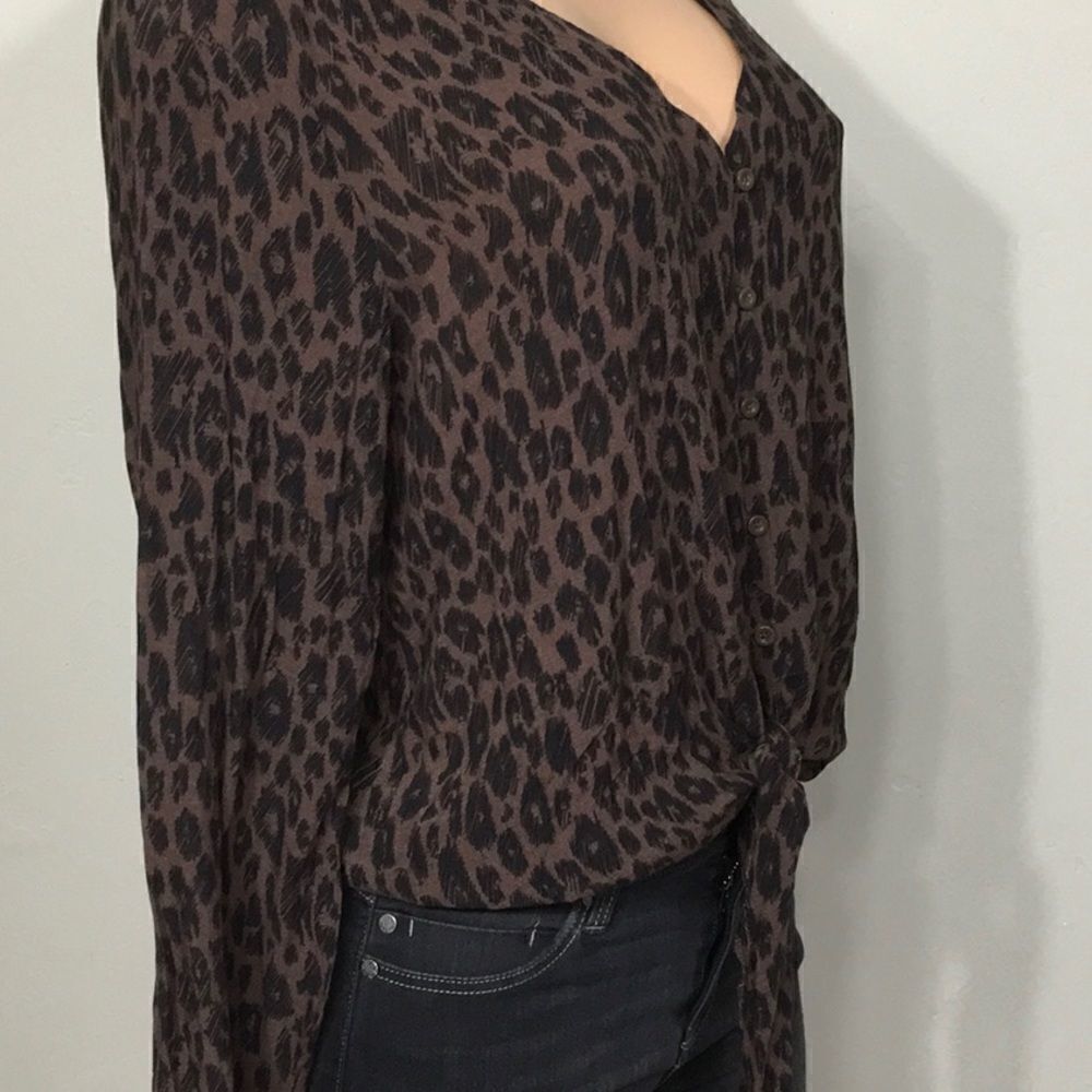 Cloth & stone leopard top. New - Picture 4 of 8